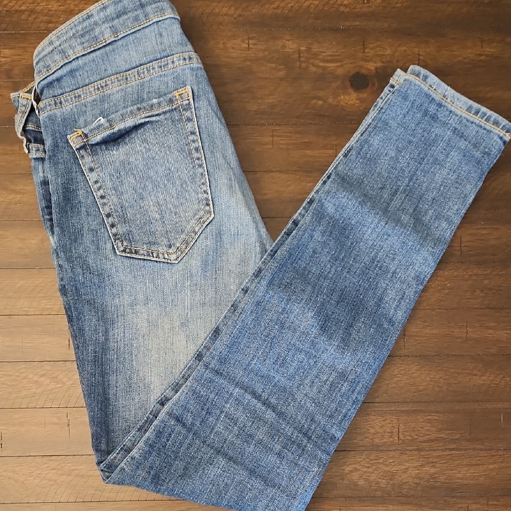 GAP Women's Light Blue Skinny Jeans